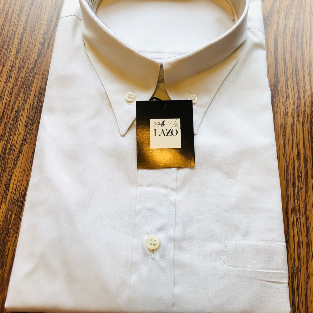 Mens new with tags dress shirt. White .